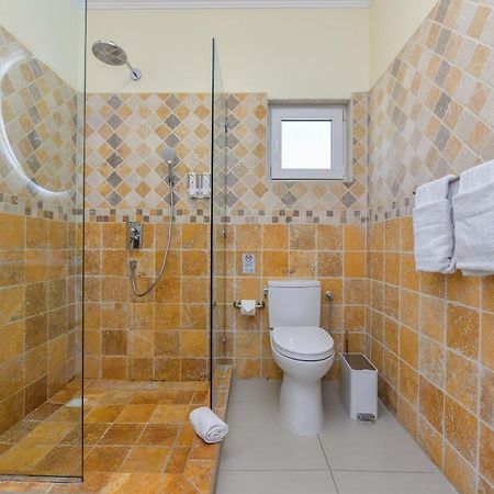 Villa Swiss Paradise With Private Pool Palm Beach Екстер'єр фото