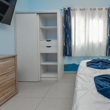 Villa Swiss Paradise With Private Pool Palm Beach Екстер'єр фото