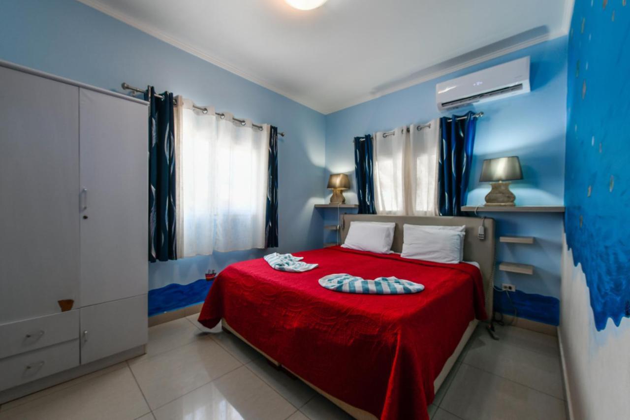Villa Swiss Paradise With Private Pool Palm Beach Екстер'єр фото