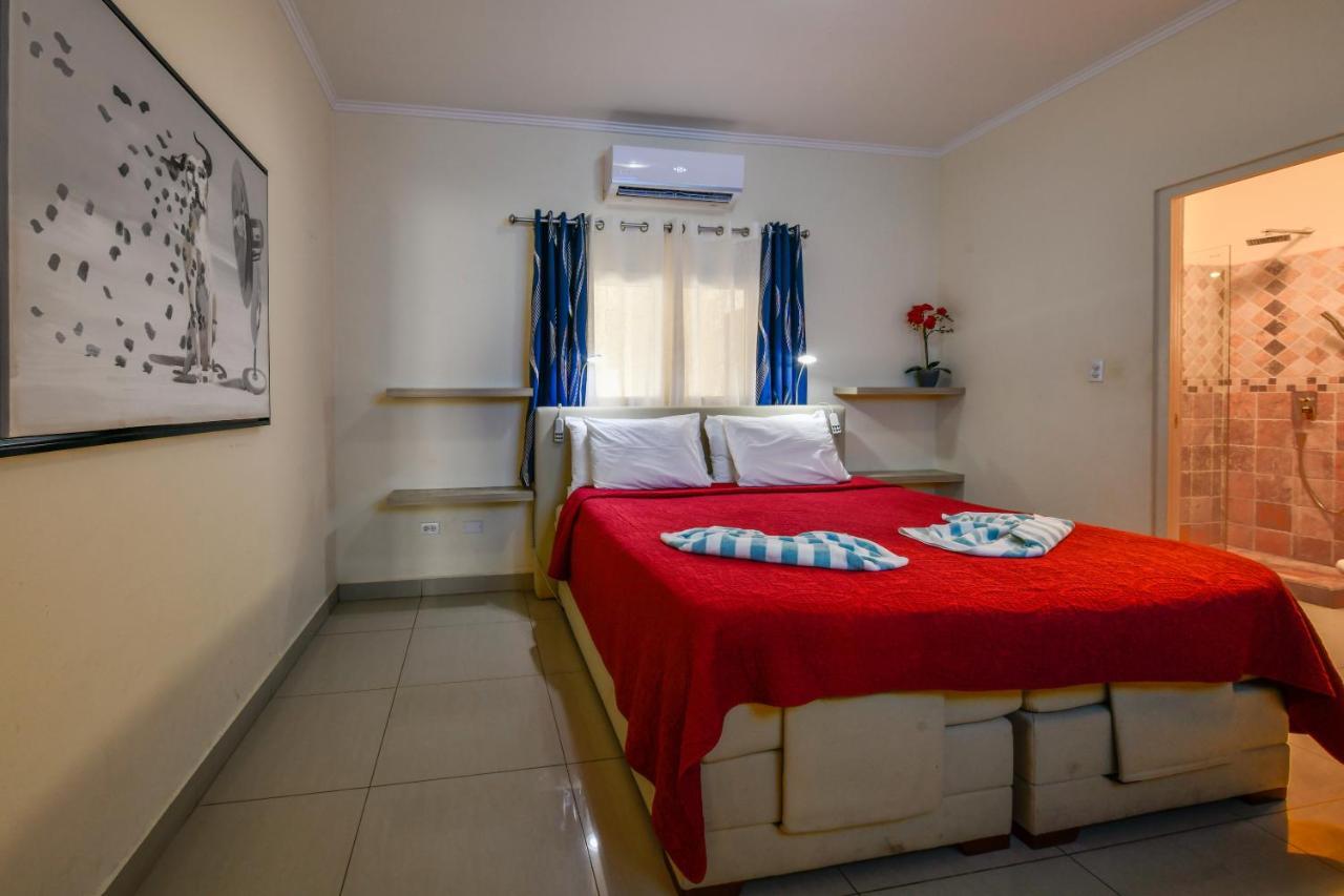 Villa Swiss Paradise With Private Pool Palm Beach Екстер'єр фото