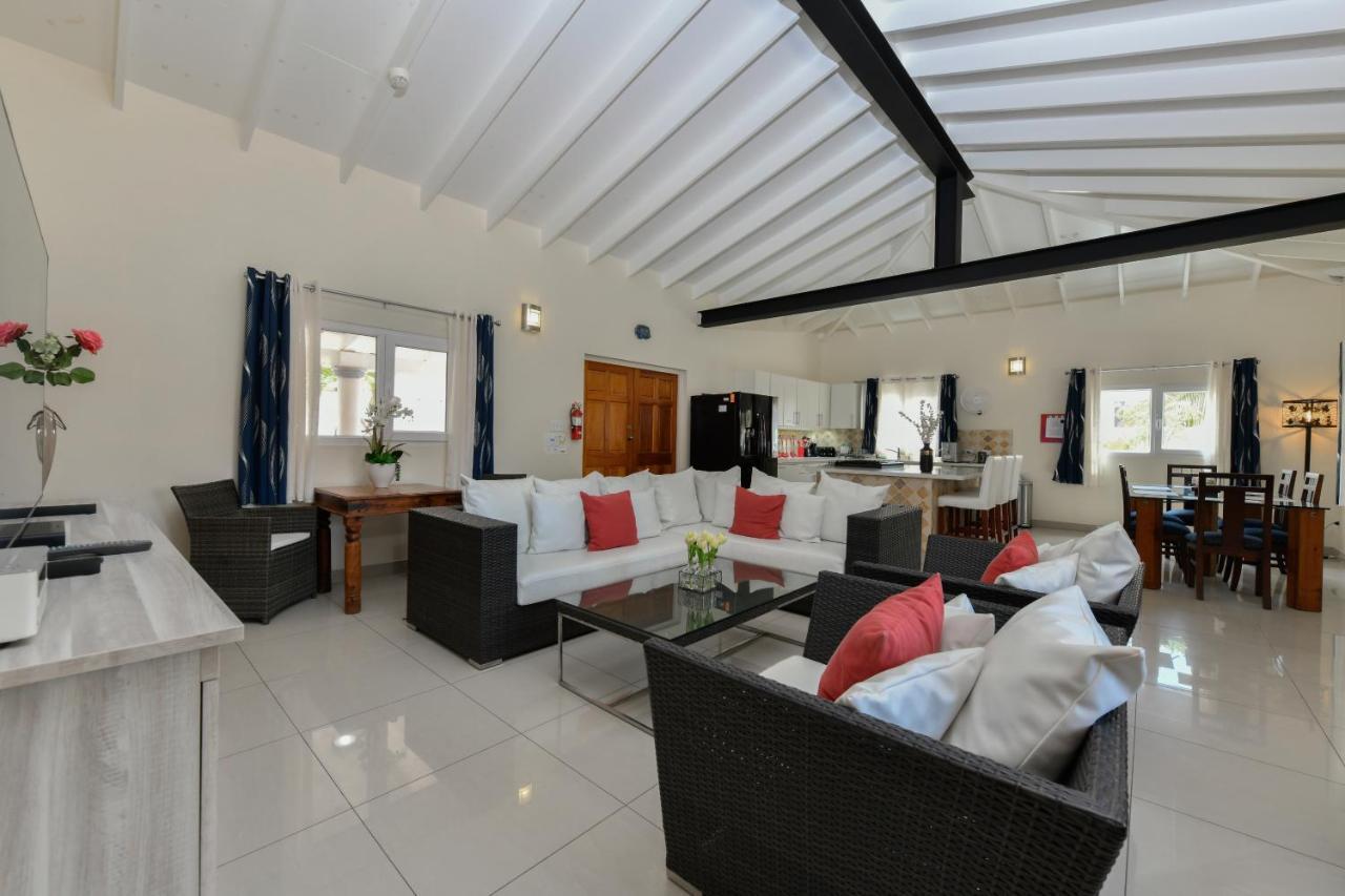 Villa Swiss Paradise With Private Pool Palm Beach Екстер'єр фото