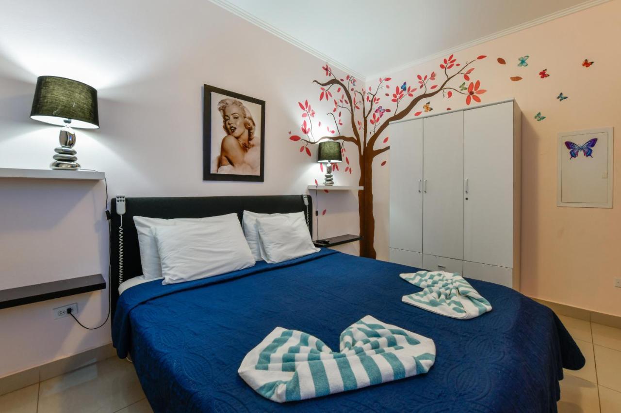 Villa Swiss Paradise With Private Pool Palm Beach Екстер'єр фото