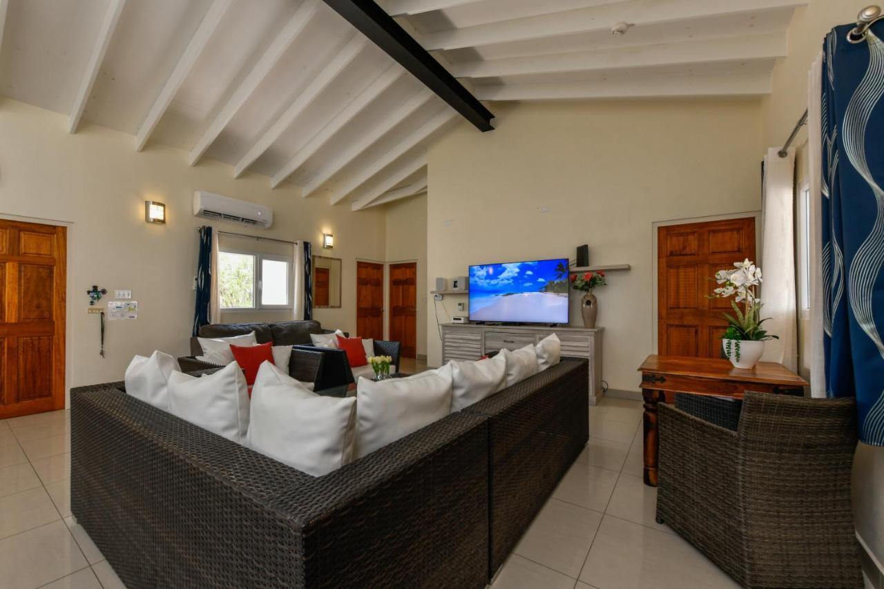 Villa Swiss Paradise With Private Pool Palm Beach Екстер'єр фото