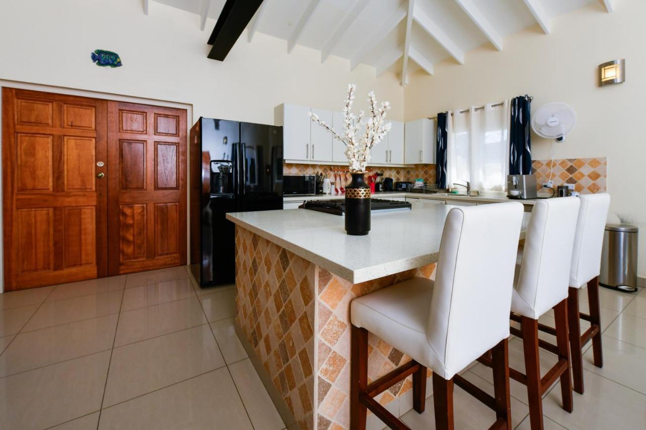 Villa Swiss Paradise With Private Pool Palm Beach Екстер'єр фото