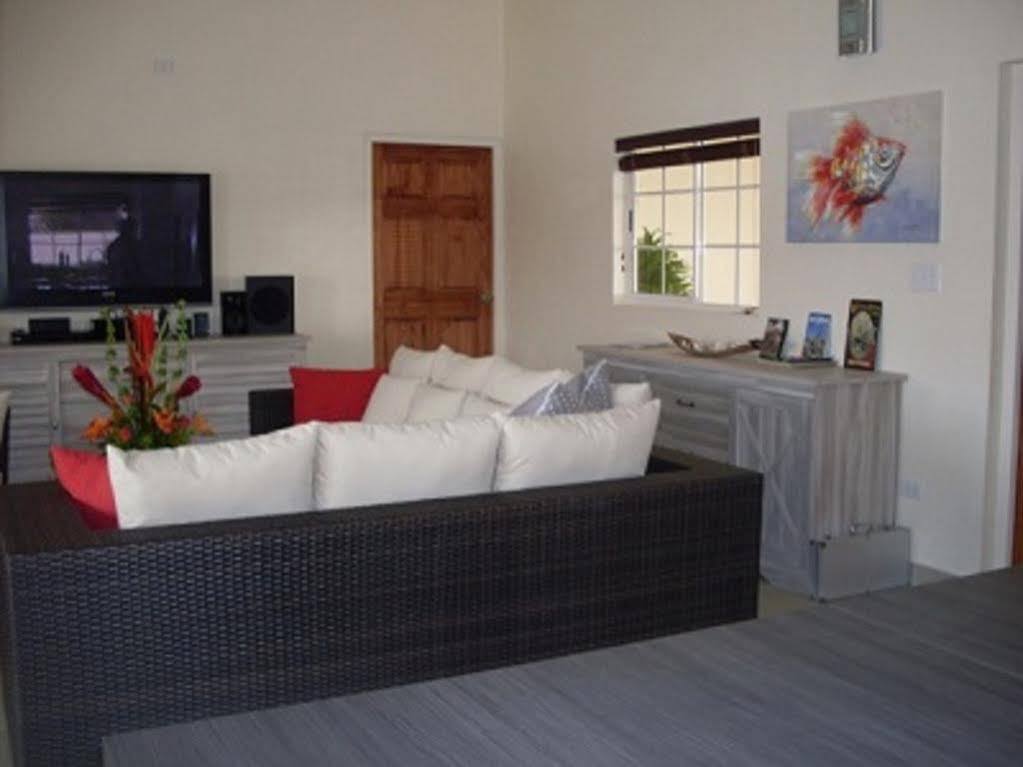 Villa Swiss Paradise With Private Pool Palm Beach Екстер'єр фото
